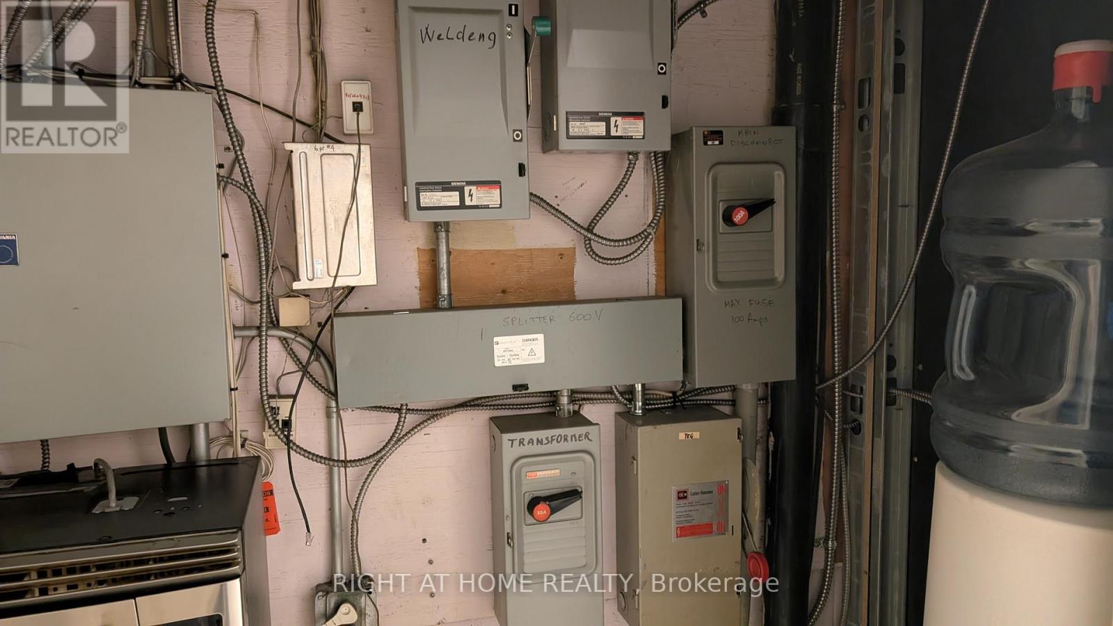 3 - 210 Drumlin Circle, Vaughan, Ontario  L4K 3E3 - Photo 16 - N12484030