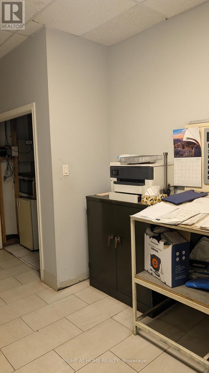 3 - 210 Drumlin Circle, Vaughan, Ontario  L4K 3E3 - Photo 17 - N12484030