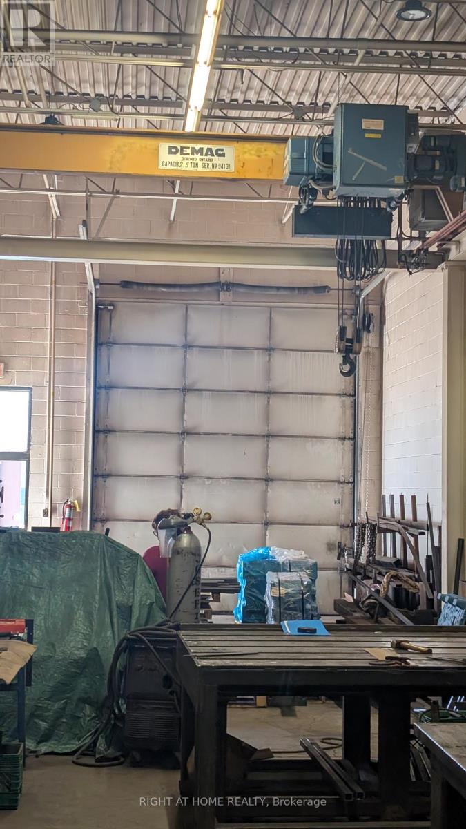 3 - 210 Drumlin Circle, Vaughan, Ontario  L4K 3E3 - Photo 20 - N12484030