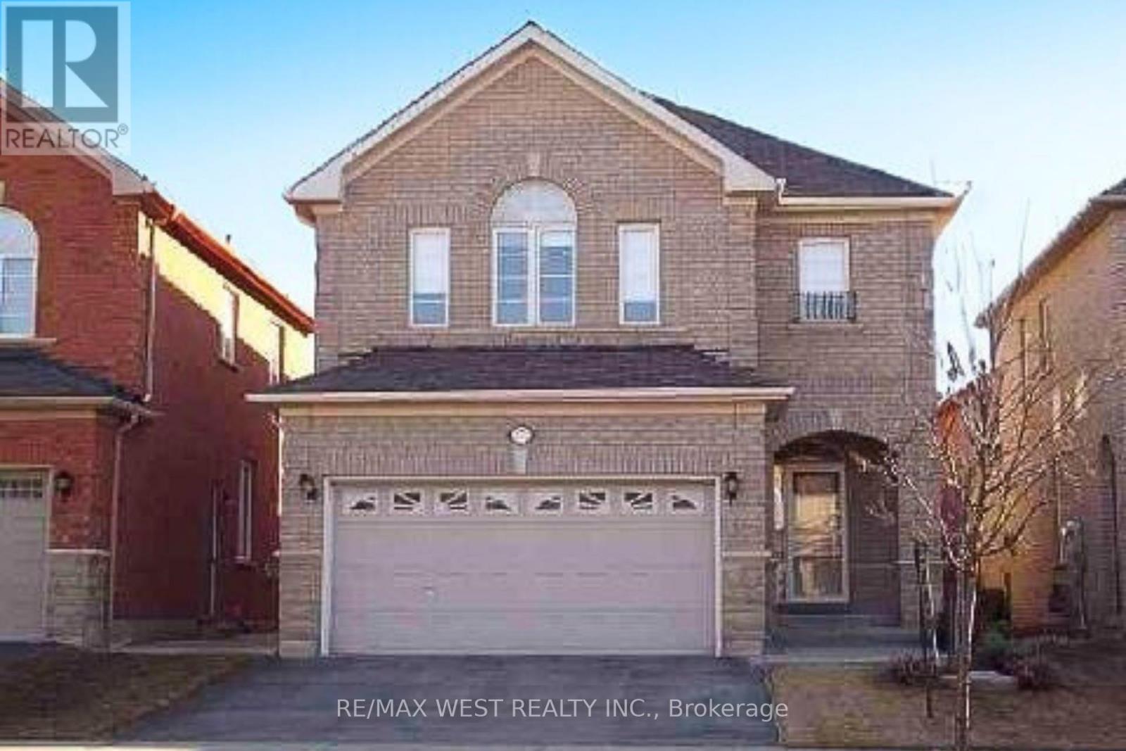 571 VELLORE WOODS BOULEVARD, Vaughan, Ontario