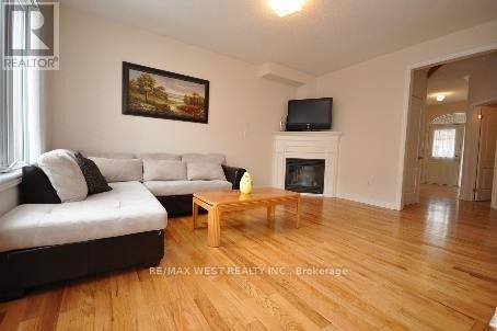 571 Vellore Woods Boulevard, Vaughan, Ontario  L4H 2V8 - Photo 3 - N12484060