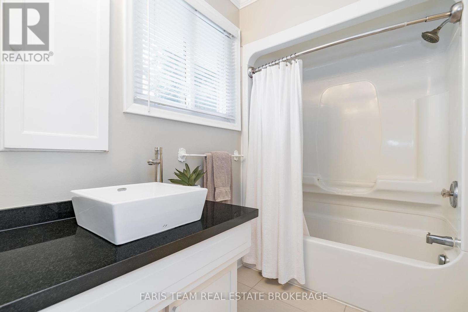 27 Ottaway Avenue, Barrie (Wellington), Ontario  L4M 2W6 - Photo 20 - S12484007