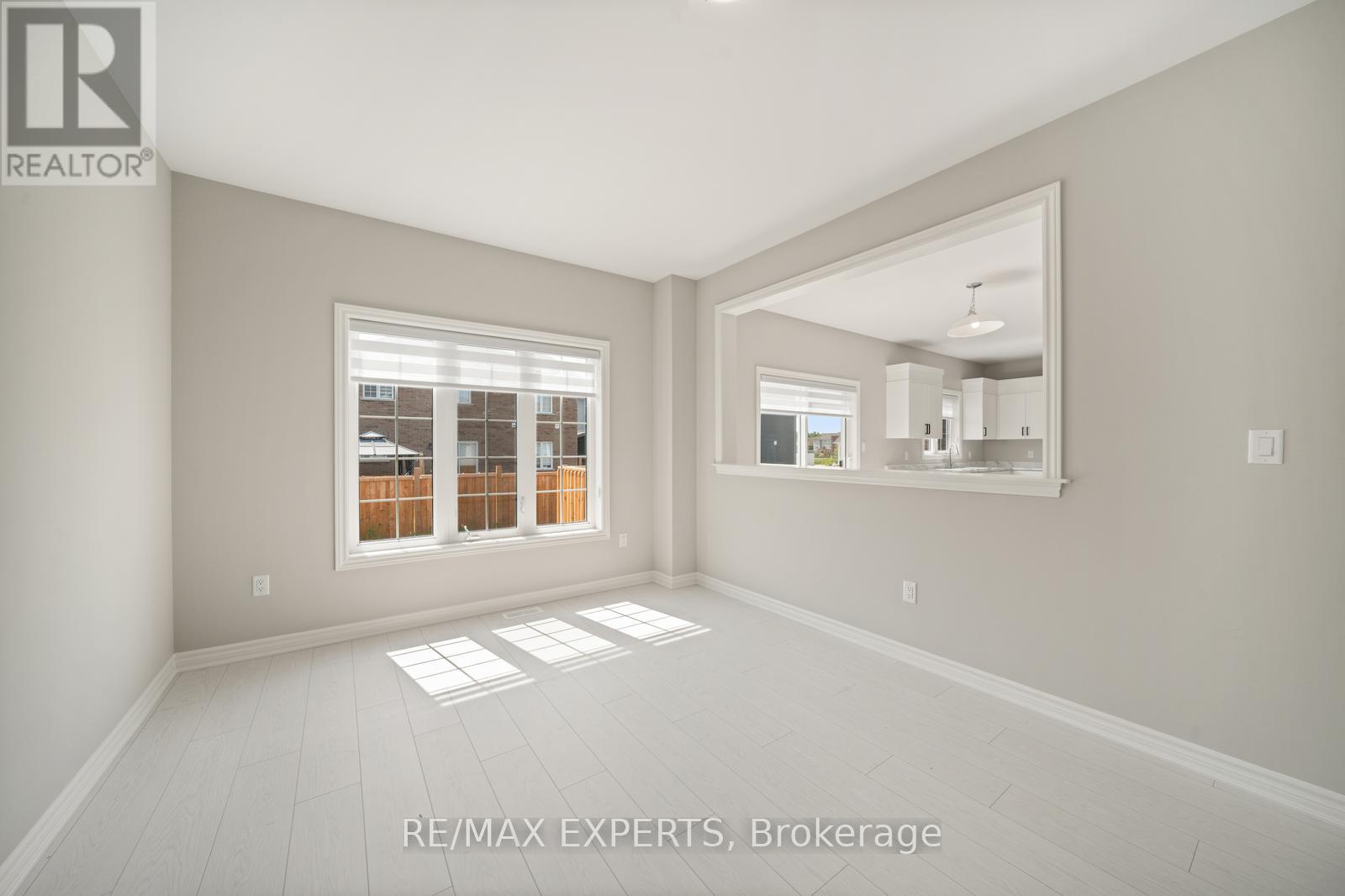 216 Cubitt Street, Clearview, Ontario  L0M 1S0 - Photo 19 - S12484041