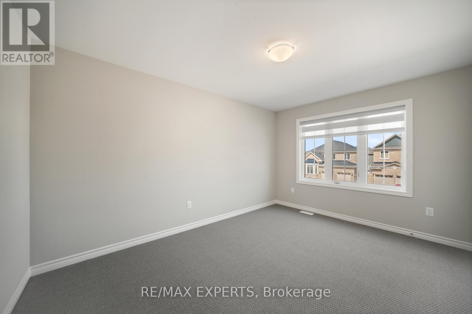 216 Cubitt Street, Clearview, Ontario  L0M 1S0 - Photo 22 - S12484041