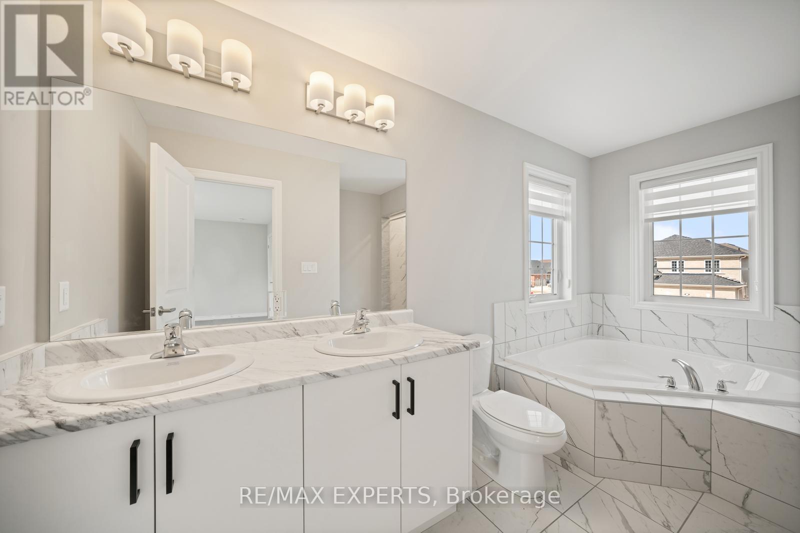 216 Cubitt Street, Clearview, Ontario  L0M 1S0 - Photo 29 - S12484041