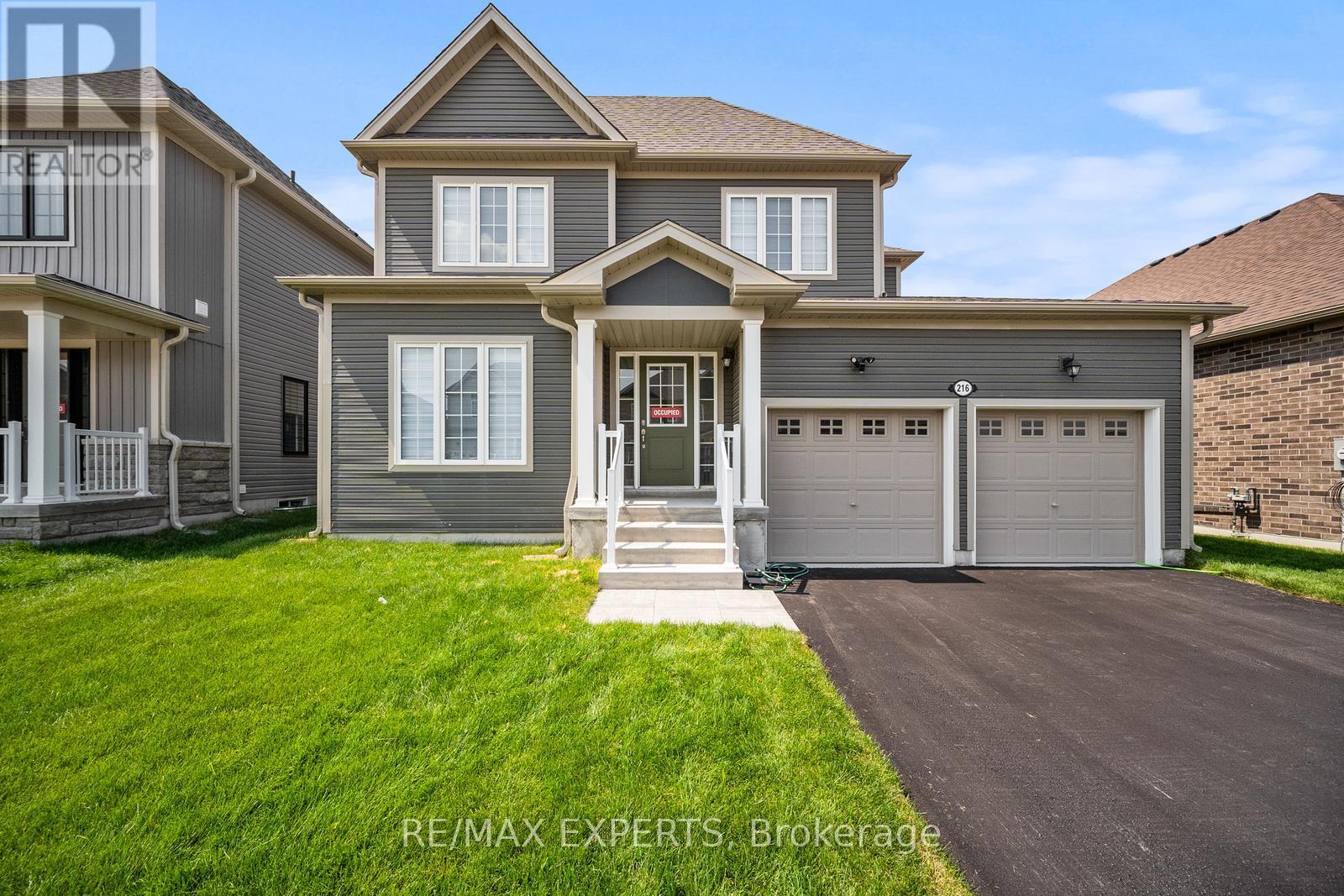 216 Cubitt Street, Clearview, Ontario  L0M 1S0 - Photo 3 - S12484041