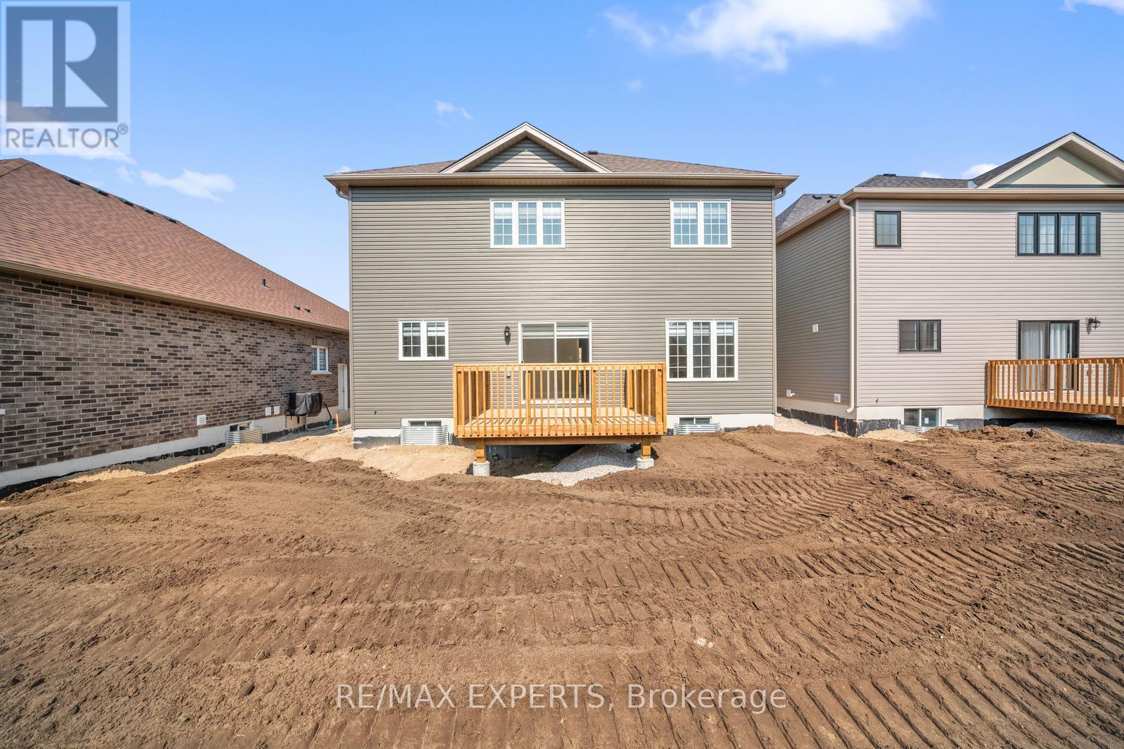 216 Cubitt Street, Clearview, Ontario  L0M 1S0 - Photo 38 - S12484041