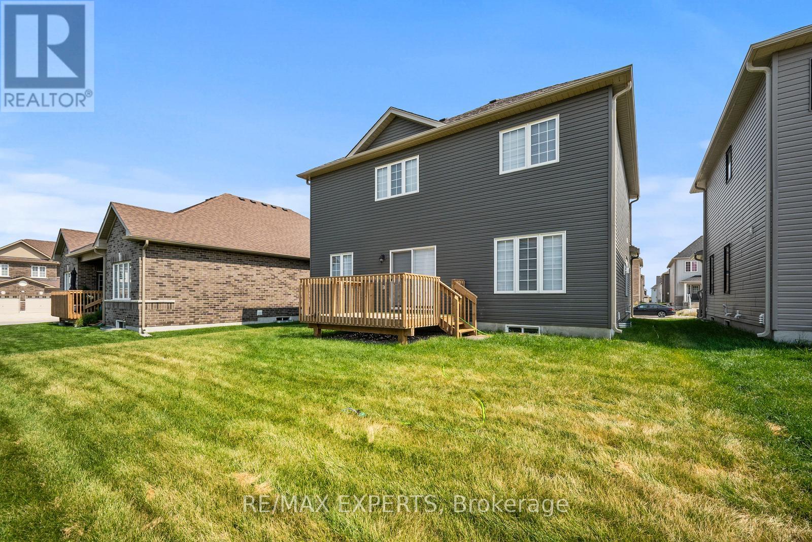216 Cubitt Street, Clearview, Ontario  L0M 1S0 - Photo 48 - S12484041