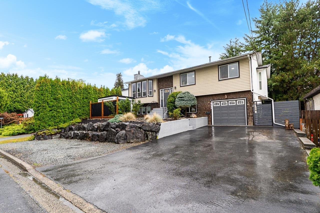 8134 Philbert Street, Mission, British Columbia  V2V 4W7 - Photo 2 - R3054547