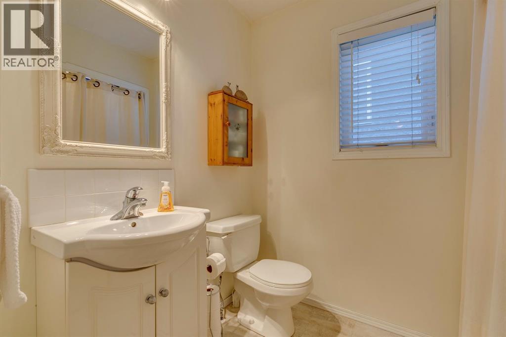 1145 Sunlake Link Se, Calgary, Alberta  T2X 3G8 - Photo 17 - A2261578