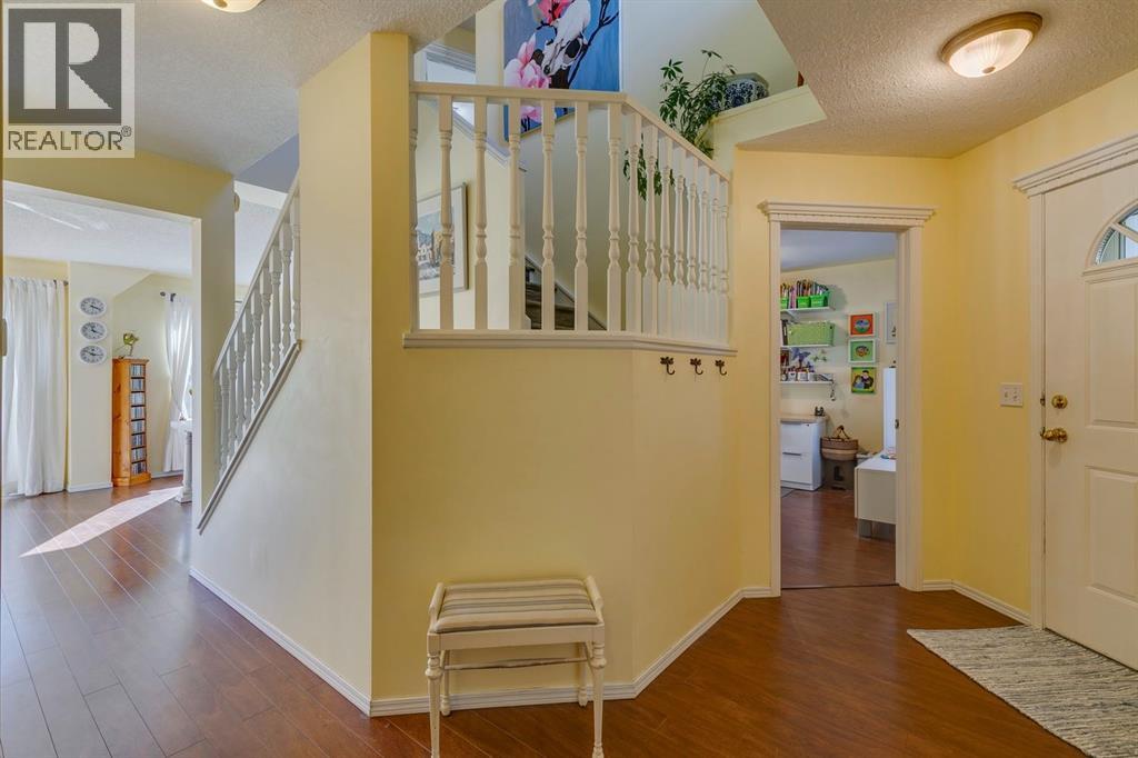 1145 Sunlake Link Se, Calgary, Alberta  T2X 3G8 - Photo 3 - A2261578