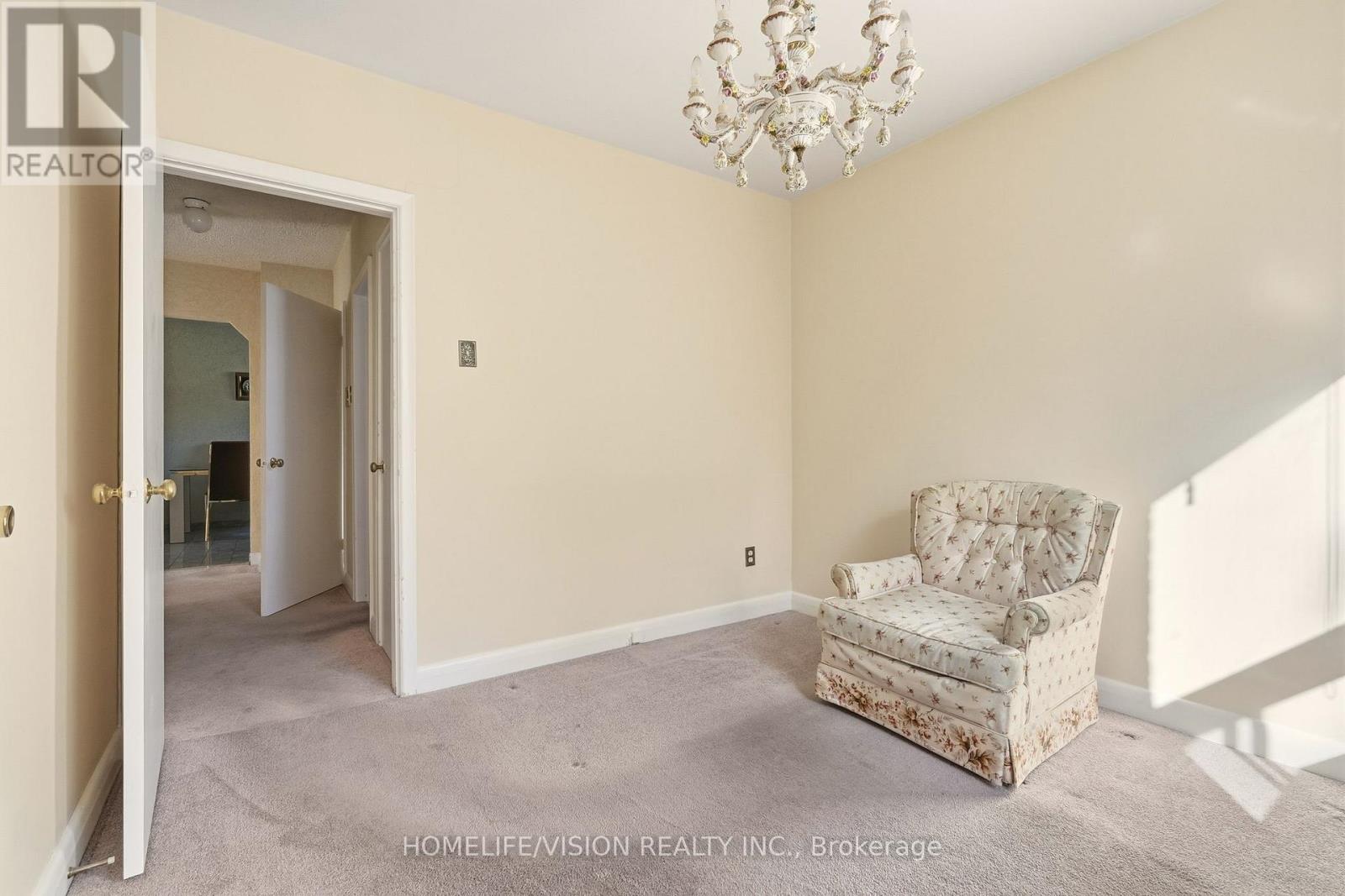 239 Epsom Downs Drive, Toronto, Ontario  M3M 1T3 - Photo 32 - W12483989