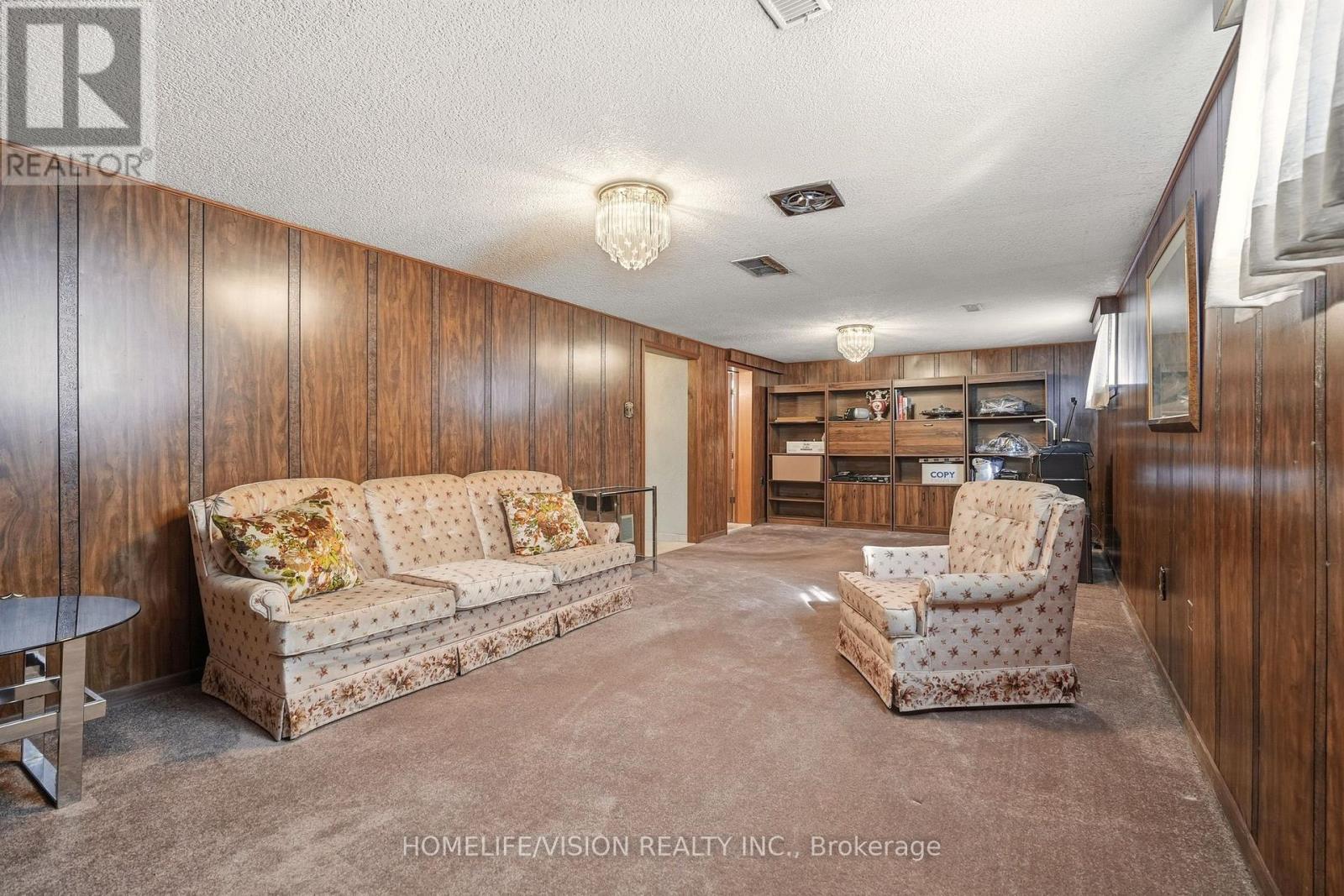 239 Epsom Downs Drive, Toronto, Ontario  M3M 1T3 - Photo 44 - W12483989