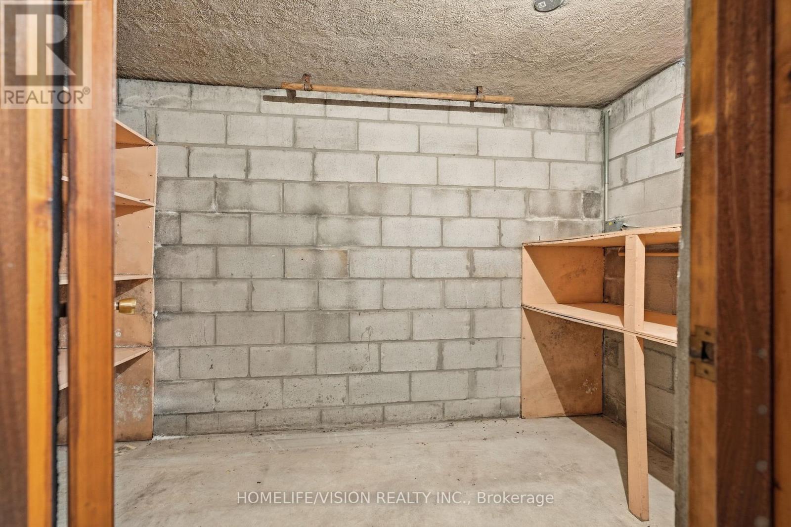 239 Epsom Downs Drive, Toronto, Ontario  M3M 1T3 - Photo 47 - W12483989