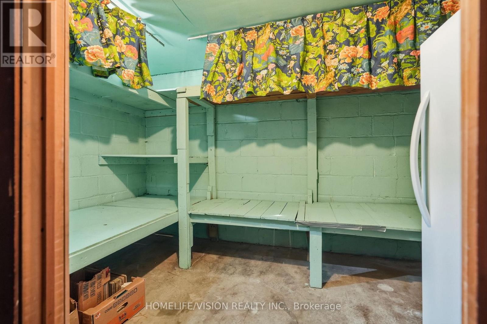 239 Epsom Downs Drive, Toronto, Ontario  M3M 1T3 - Photo 49 - W12483989