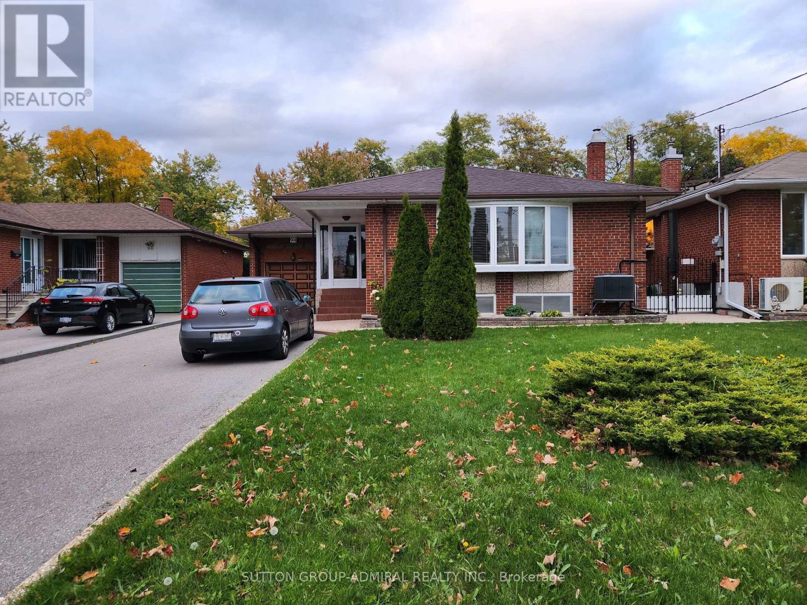 94 CAMBORNE AVENUE, Toronto, Ontario