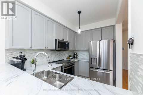 9 Pendulum Circle, Brampton, Ontario  L6R 3N5 - Photo 11 - W12484038