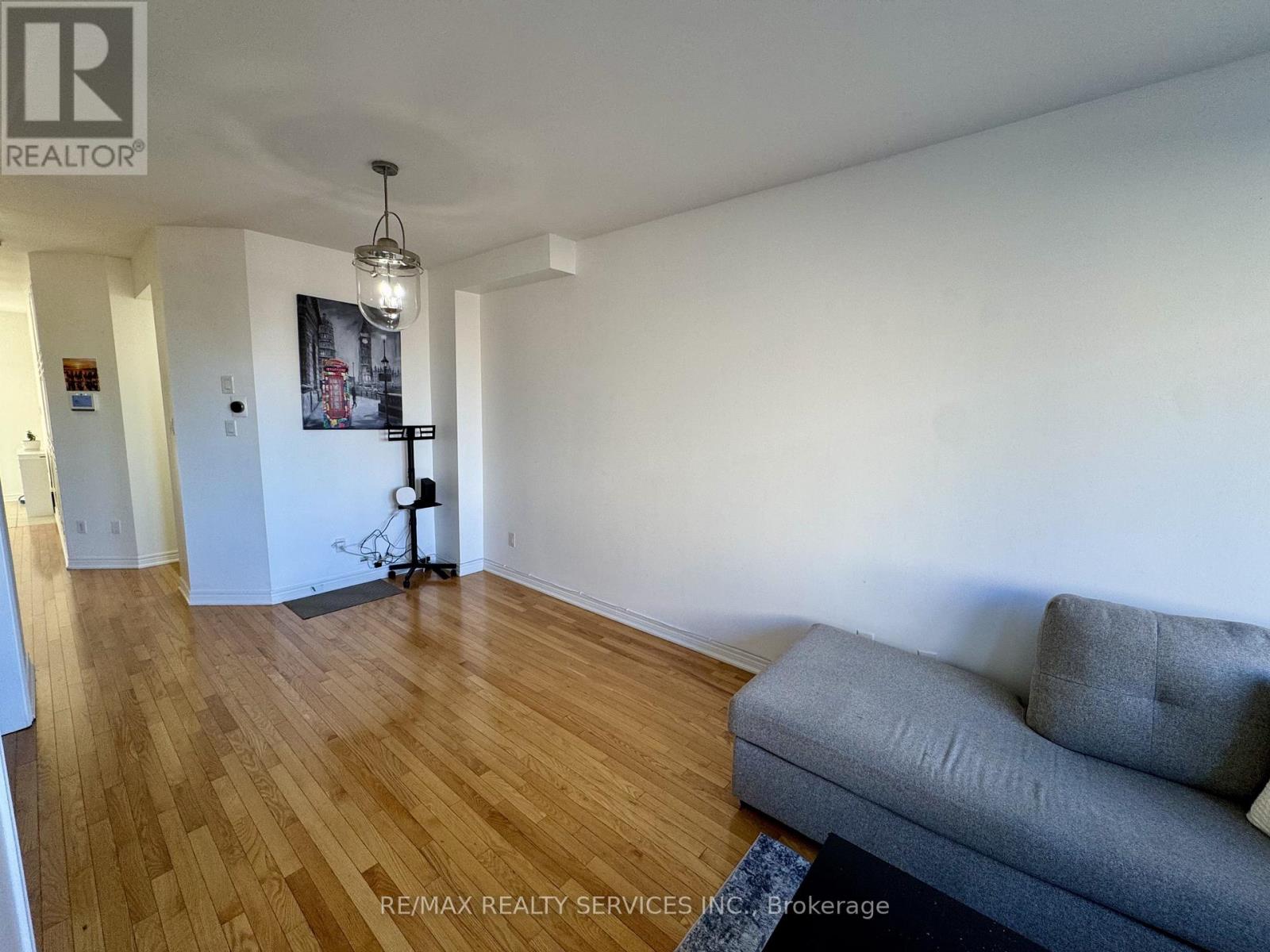 9 Pendulum Circle, Brampton, Ontario  L6R 3N5 - Photo 13 - W12484038