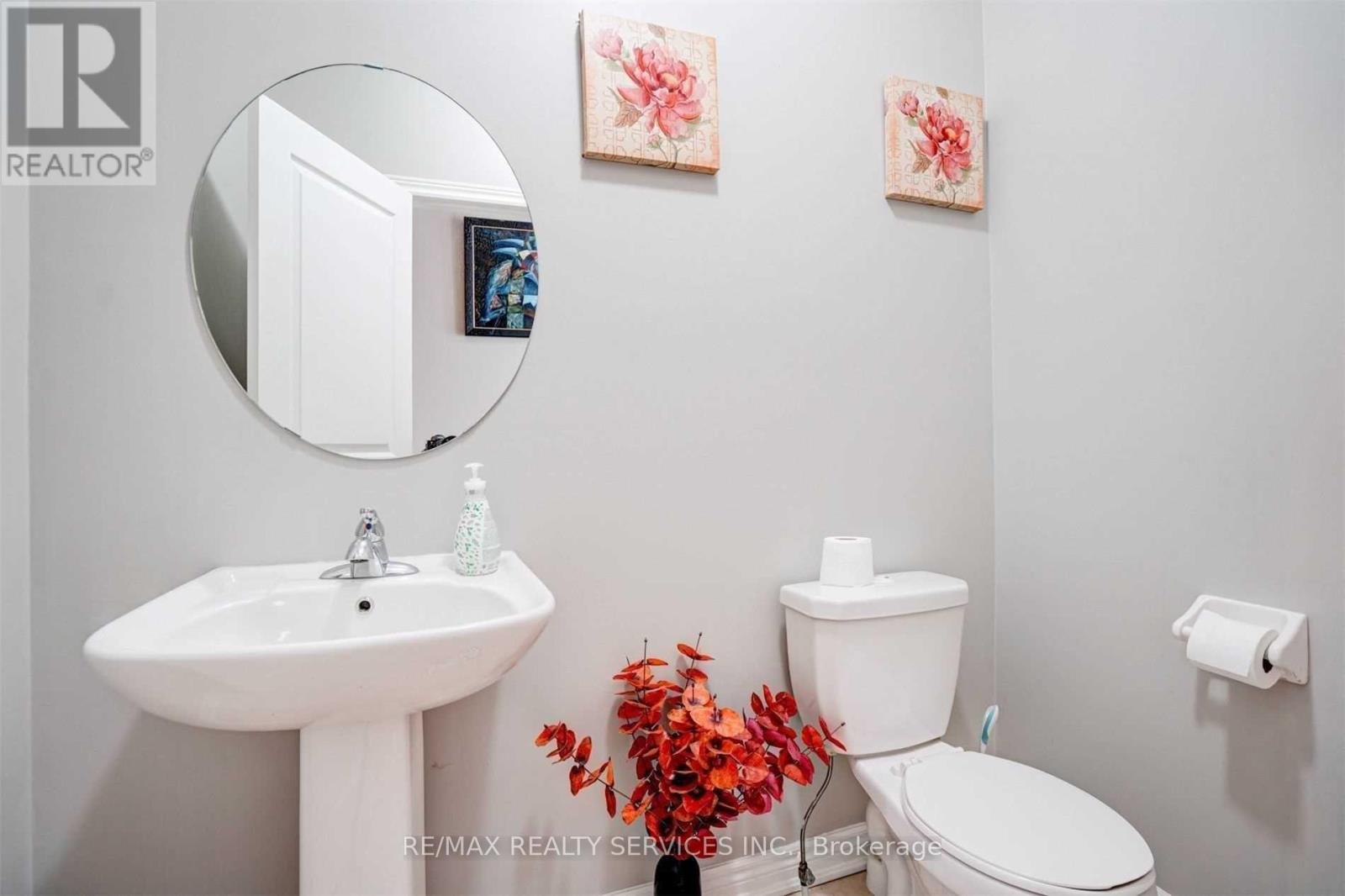 9 Pendulum Circle, Brampton, Ontario  L6R 3N5 - Photo 16 - W12484038