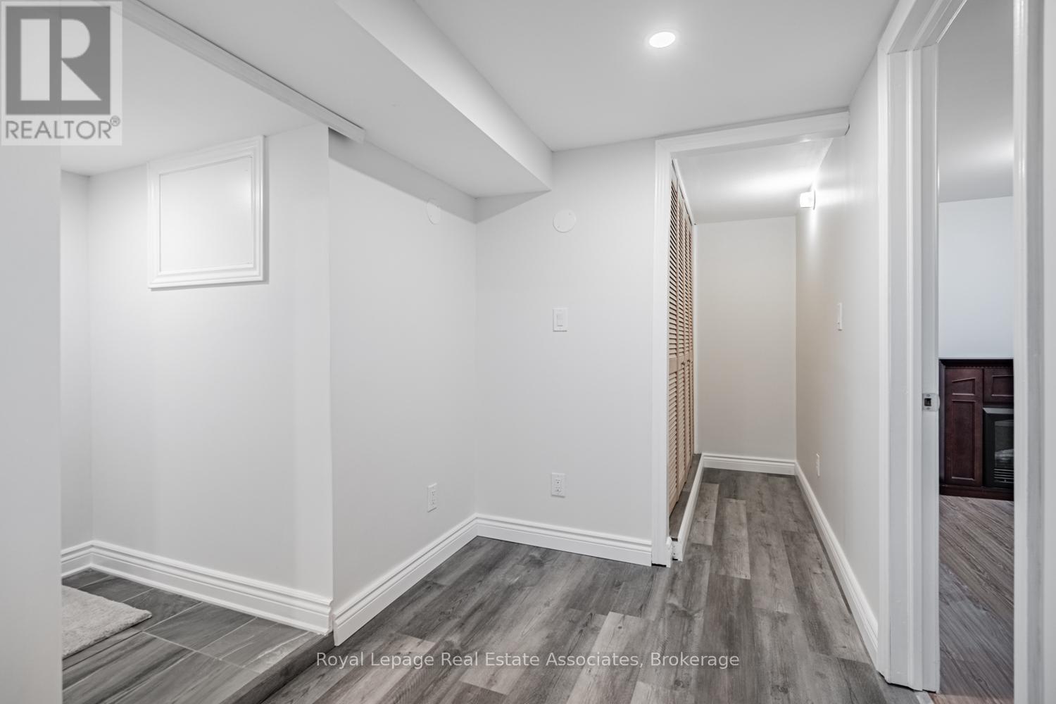 1094 Eastmount Avenue, Mississauga, Ontario  L5E 1Z4 - Photo 20 - W12484054