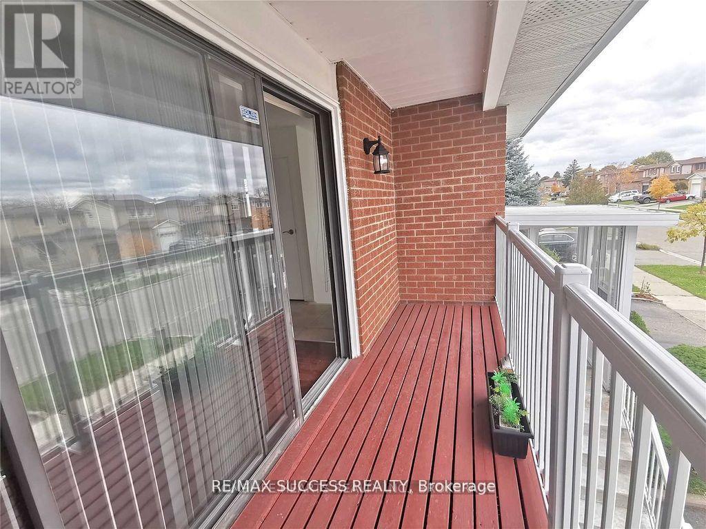 32 Martindale Crescent, Brampton, Ontario  L6X 2T9 - Photo 16 - W12484077