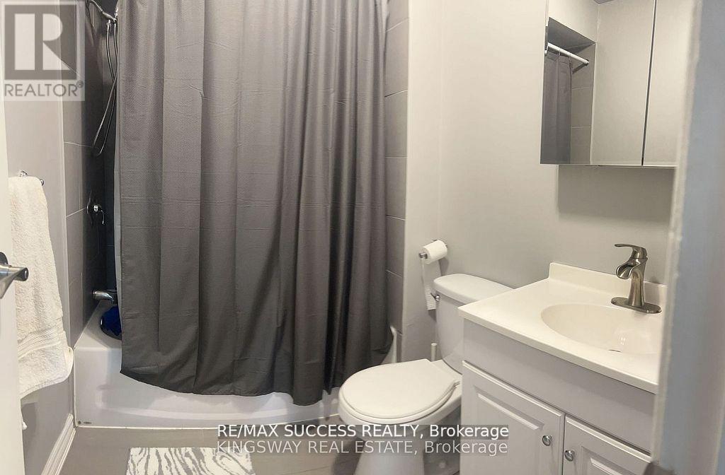 32 Martindale Crescent, Brampton, Ontario  L6X 2T9 - Photo 19 - W12484077