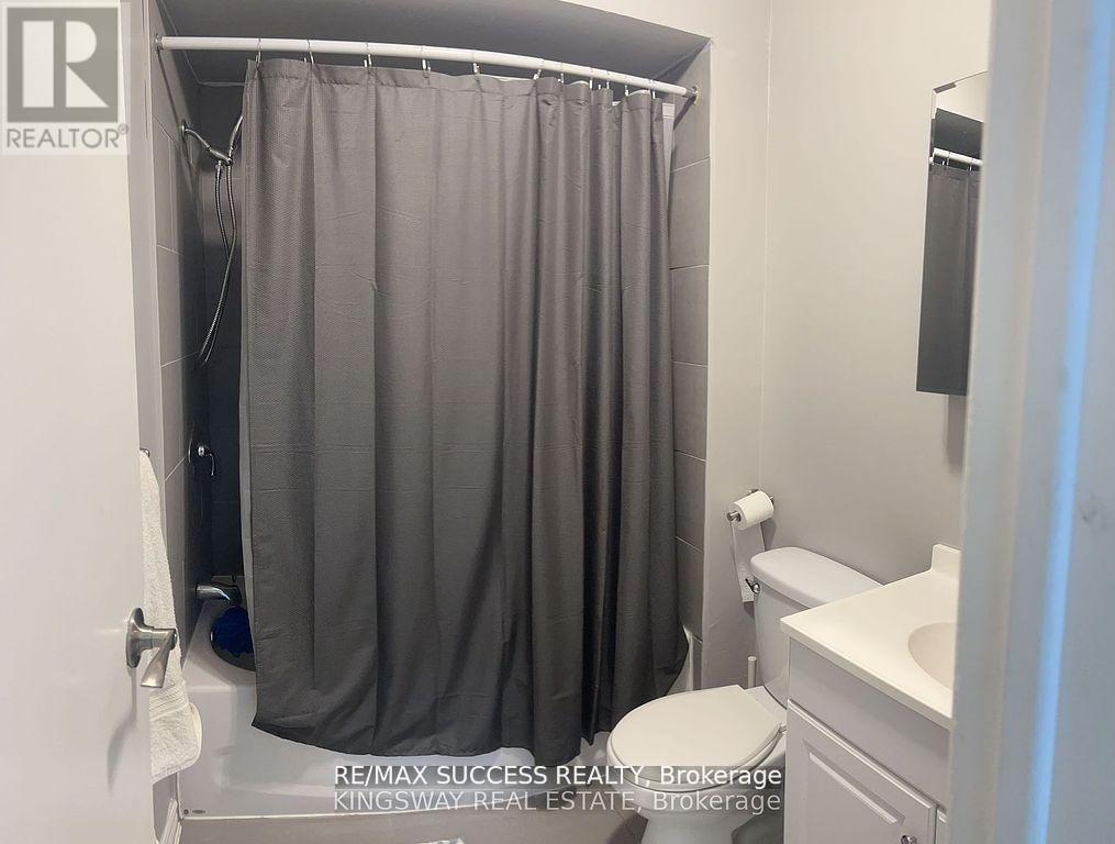 32 Martindale Crescent, Brampton, Ontario  L6X 2T9 - Photo 20 - W12484077