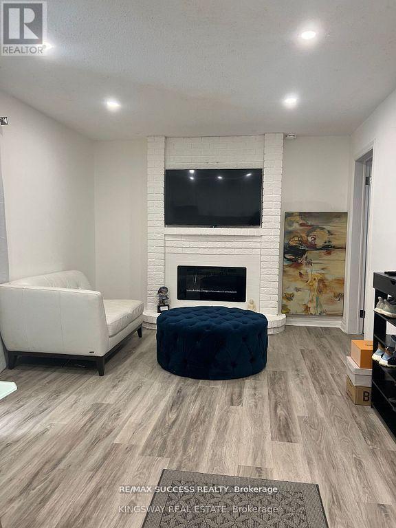 32 Martindale Crescent, Brampton, Ontario  L6X 2T9 - Photo 22 - W12484077