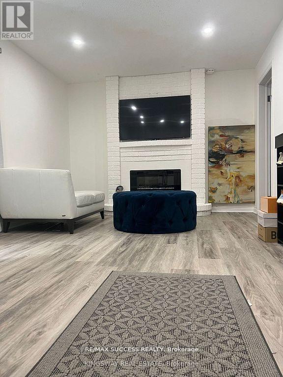 32 Martindale Crescent, Brampton, Ontario  L6X 2T9 - Photo 23 - W12484077