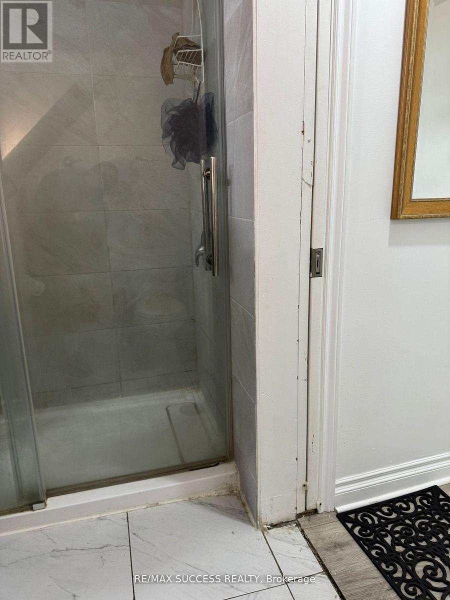 32 Martindale Crescent, Brampton, Ontario  L6X 2T9 - Photo 32 - W12484077