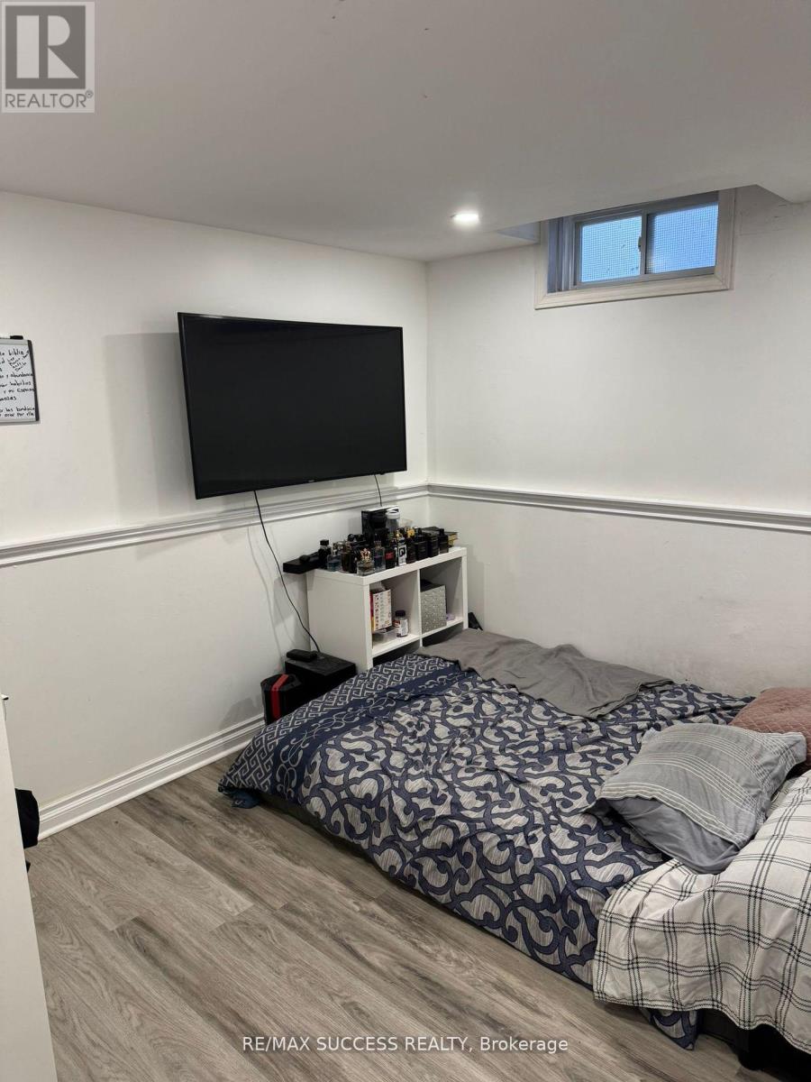 32 Martindale Crescent, Brampton, Ontario  L6X 2T9 - Photo 36 - W12484077