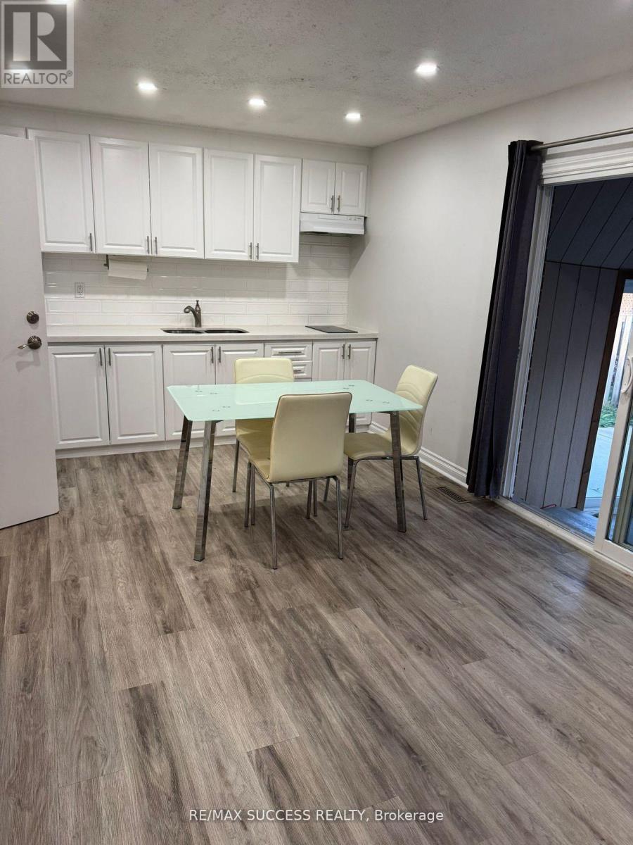 32 Martindale Crescent, Brampton, Ontario  L6X 2T9 - Photo 37 - W12484077