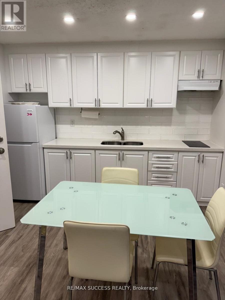 32 Martindale Crescent, Brampton, Ontario  L6X 2T9 - Photo 40 - W12484077