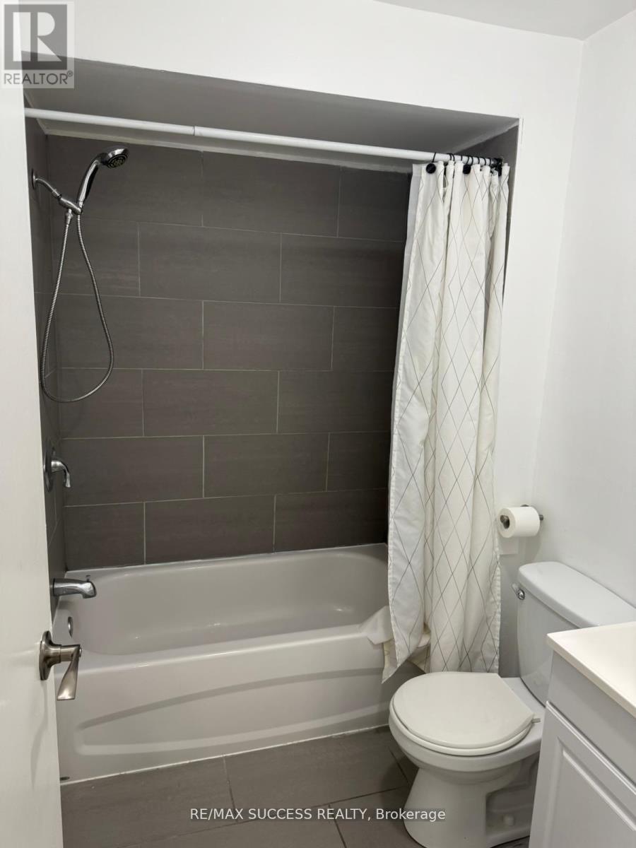 32 Martindale Crescent, Brampton, Ontario  L6X 2T9 - Photo 42 - W12484077