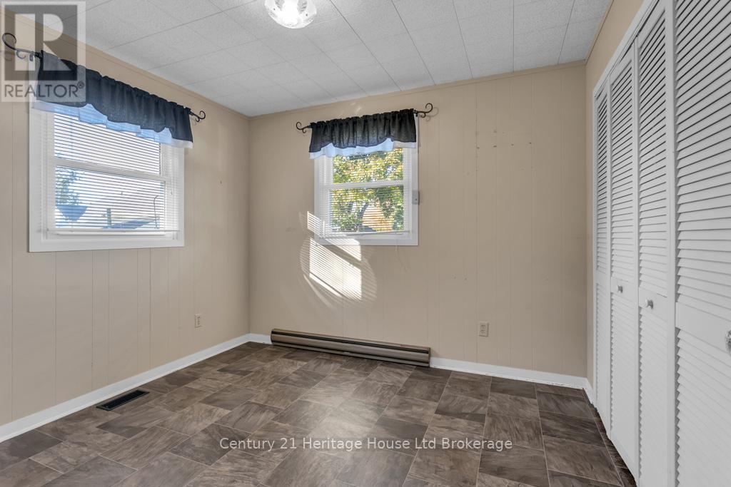 50 Machenry Street, Lambton Shores, Ontario N0N 1J0 - Photo 16 - X12484124