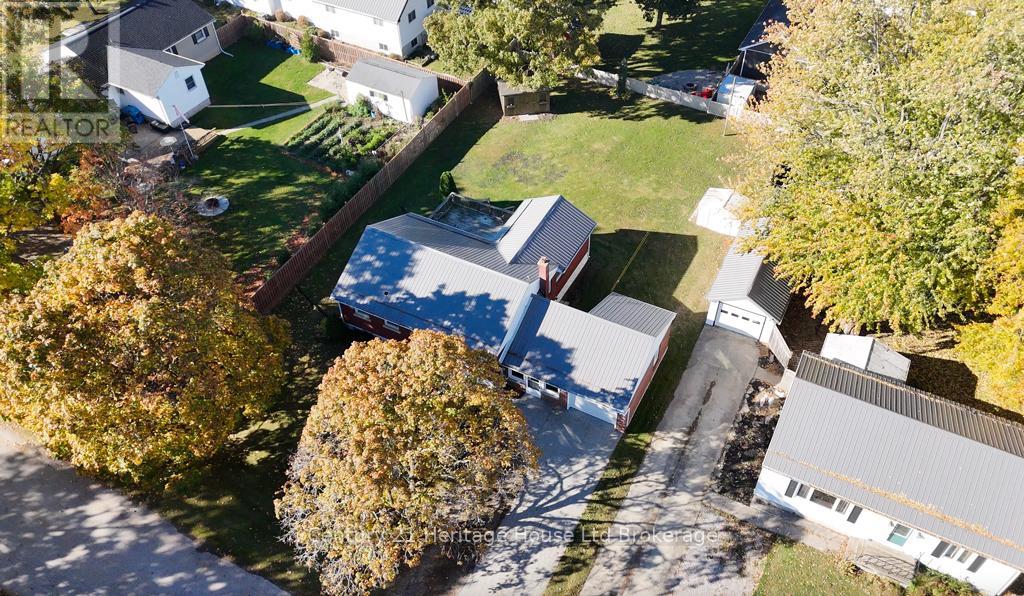 50 Machenry Street, Lambton Shores, Ontario N0N 1J0 - Photo 26 - X12484124