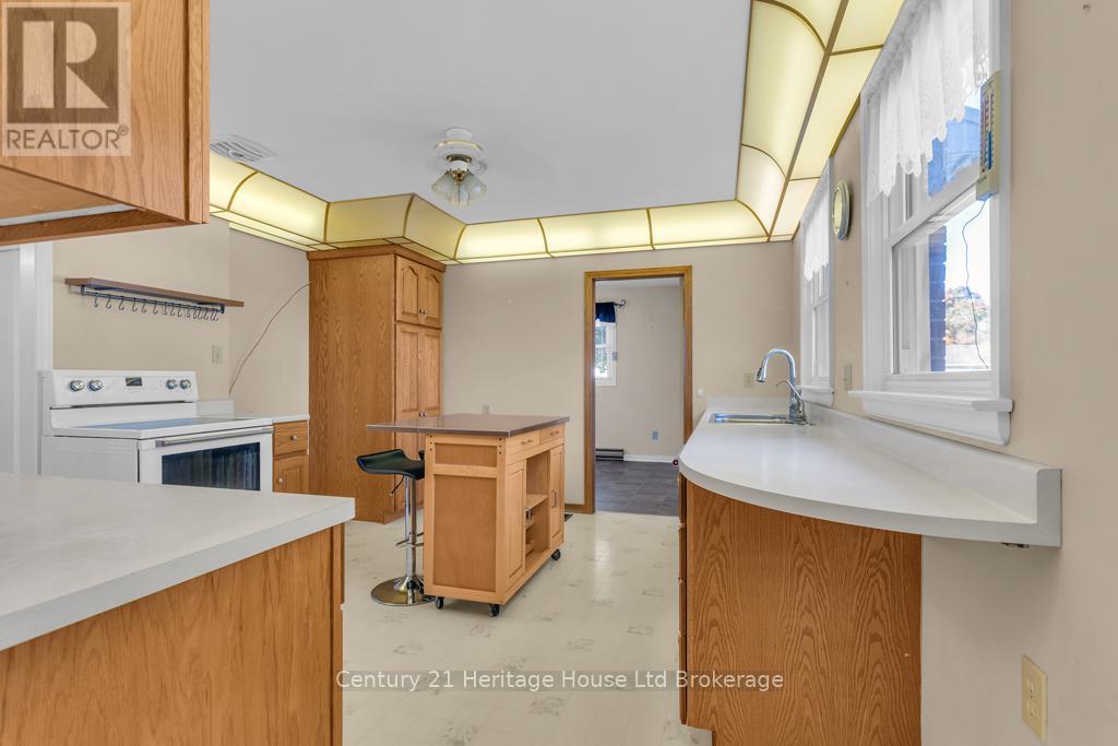 50 Machenry Street, Lambton Shores, Ontario N0N 1J0 - Photo 9 - X12484124