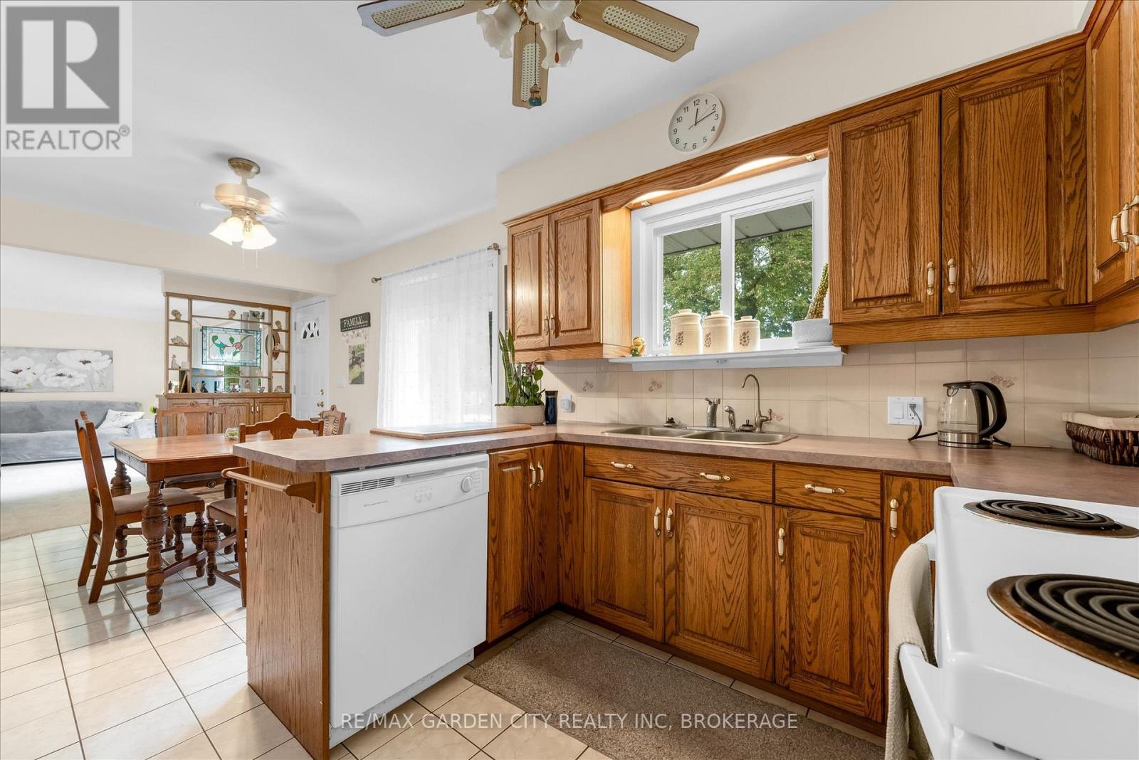 26 Howard Avenue, St. Catharines, Ontario  L2N 3X1 - Photo 10 - X12484107