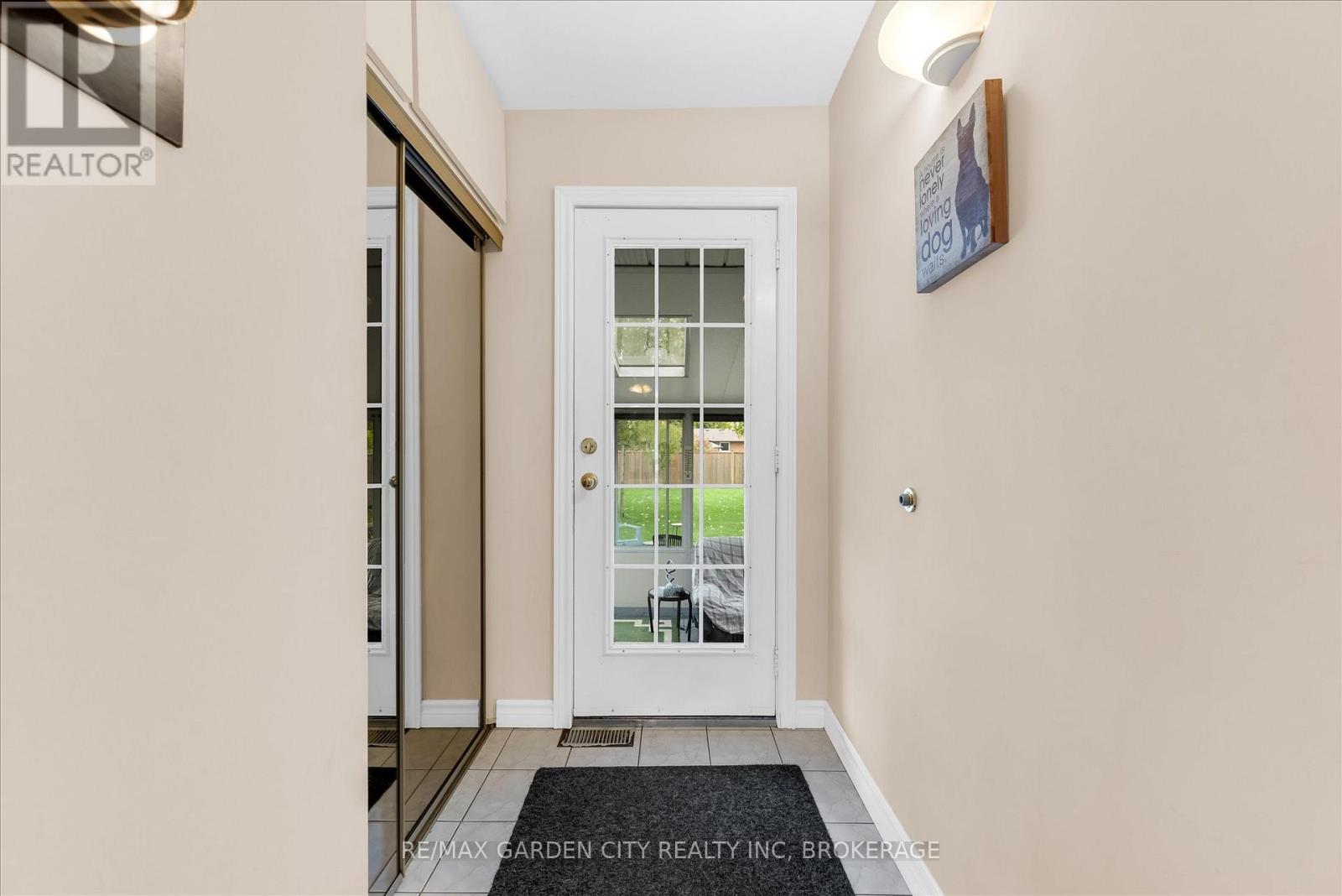 26 Howard Avenue, St. Catharines, Ontario  L2N 3X1 - Photo 13 - X12484107