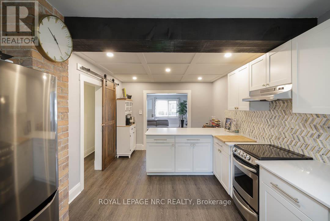 241 Vine Street, St. Catharines, Ontario  L2M 4S9 - Photo 10 - X12483958