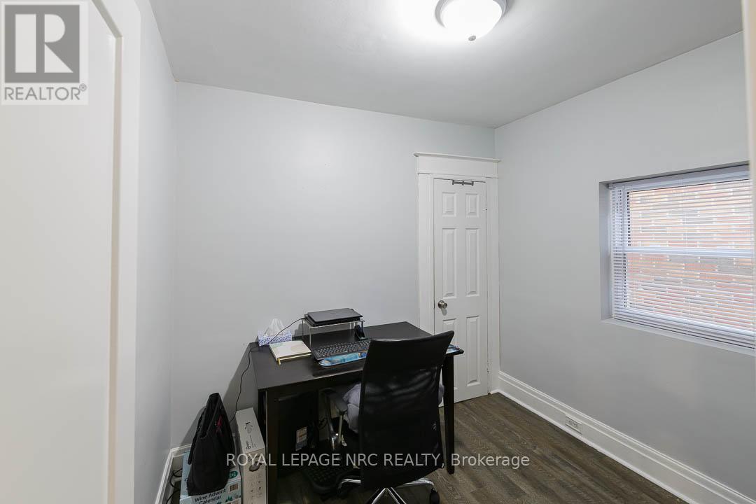 241 Vine Street, St. Catharines, Ontario  L2M 4S9 - Photo 12 - X12483958