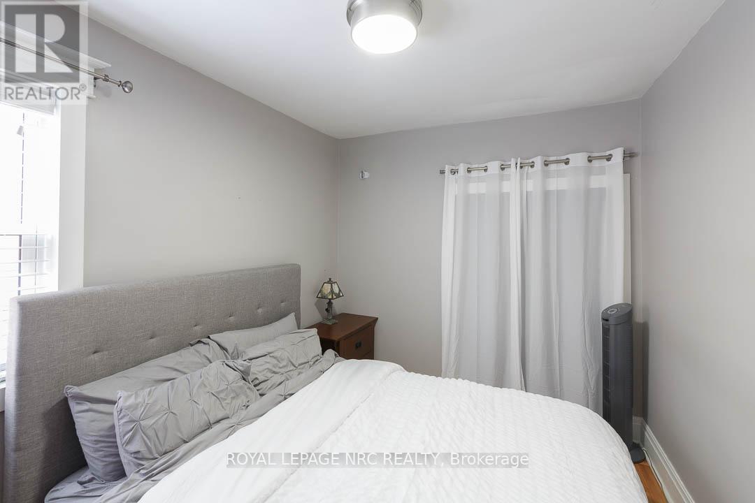 241 Vine Street, St. Catharines, Ontario  L2M 4S9 - Photo 14 - X12483958