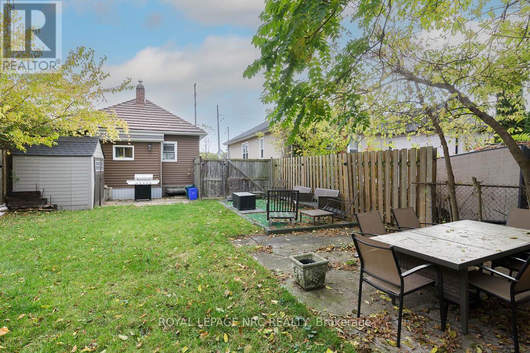 241 Vine Street, St. Catharines, Ontario  L2M 4S9 - Photo 18 - X12483958