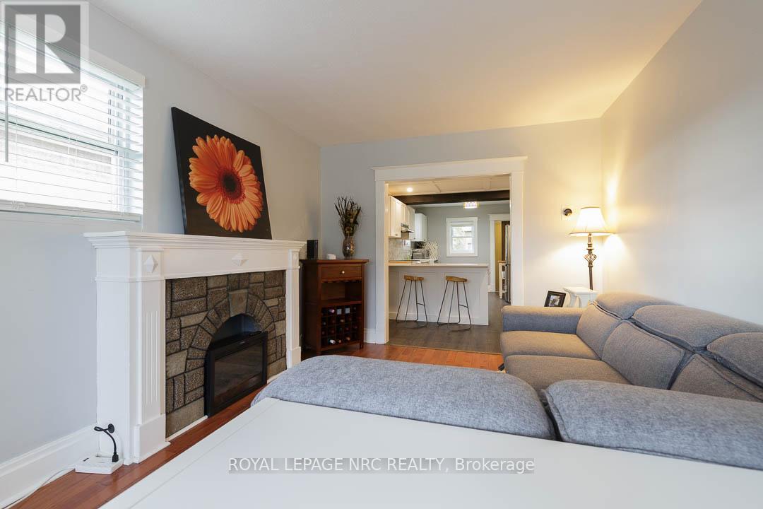 241 Vine Street, St. Catharines, Ontario  L2M 4S9 - Photo 4 - X12483958