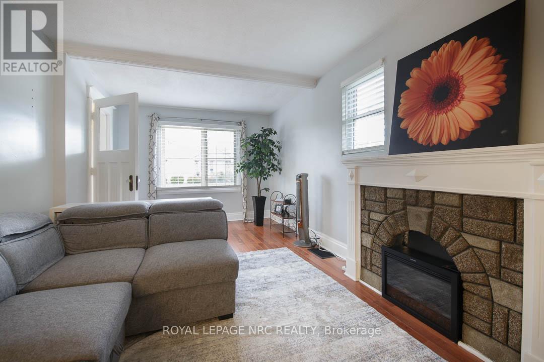 241 Vine Street, St. Catharines, Ontario  L2M 4S9 - Photo 5 - X12483958