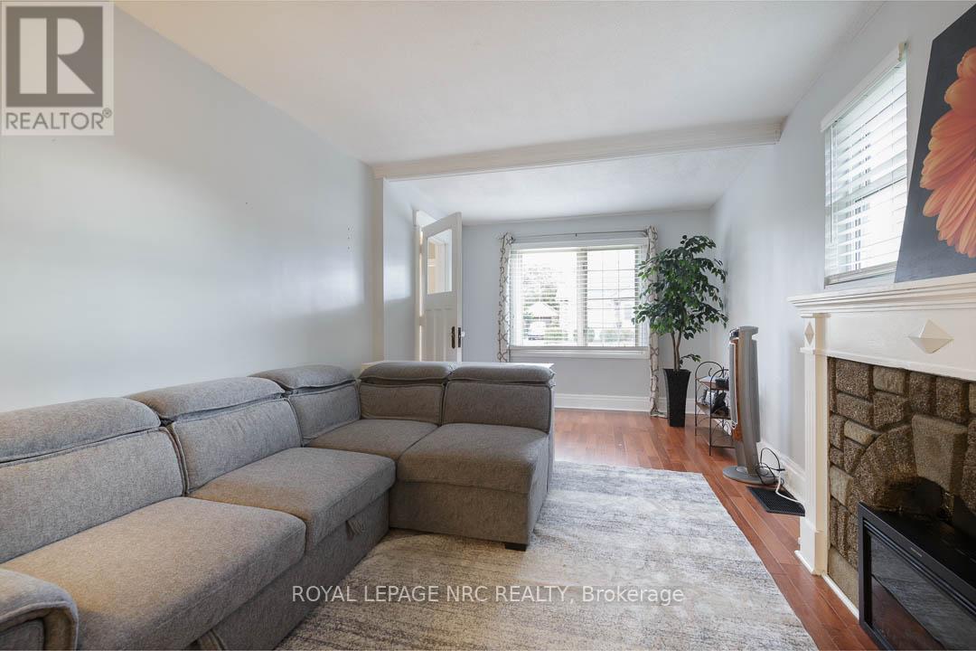 241 Vine Street, St. Catharines, Ontario  L2M 4S9 - Photo 6 - X12483958
