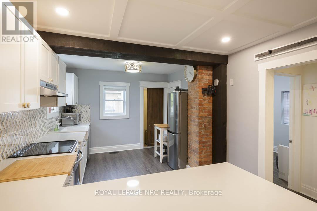 241 Vine Street, St. Catharines, Ontario  L2M 4S9 - Photo 8 - X12483958