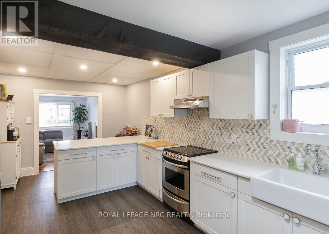 241 Vine Street, St. Catharines, Ontario  L2M 4S9 - Photo 9 - X12483958