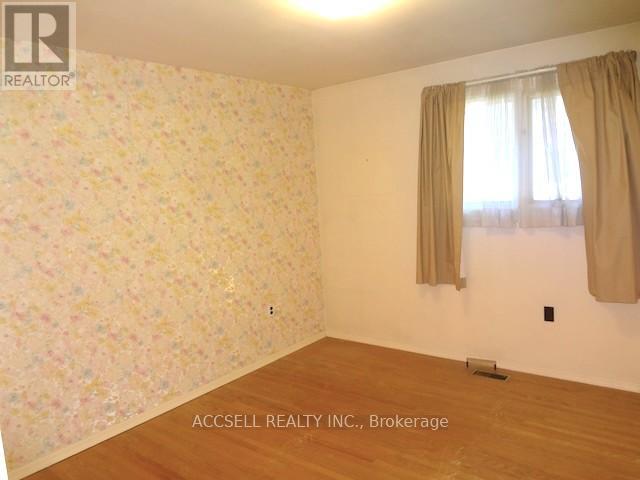 54 Sylvan Drive, Cambridge, Ontario  N1R 5S5 - Photo 13 - X12483974
