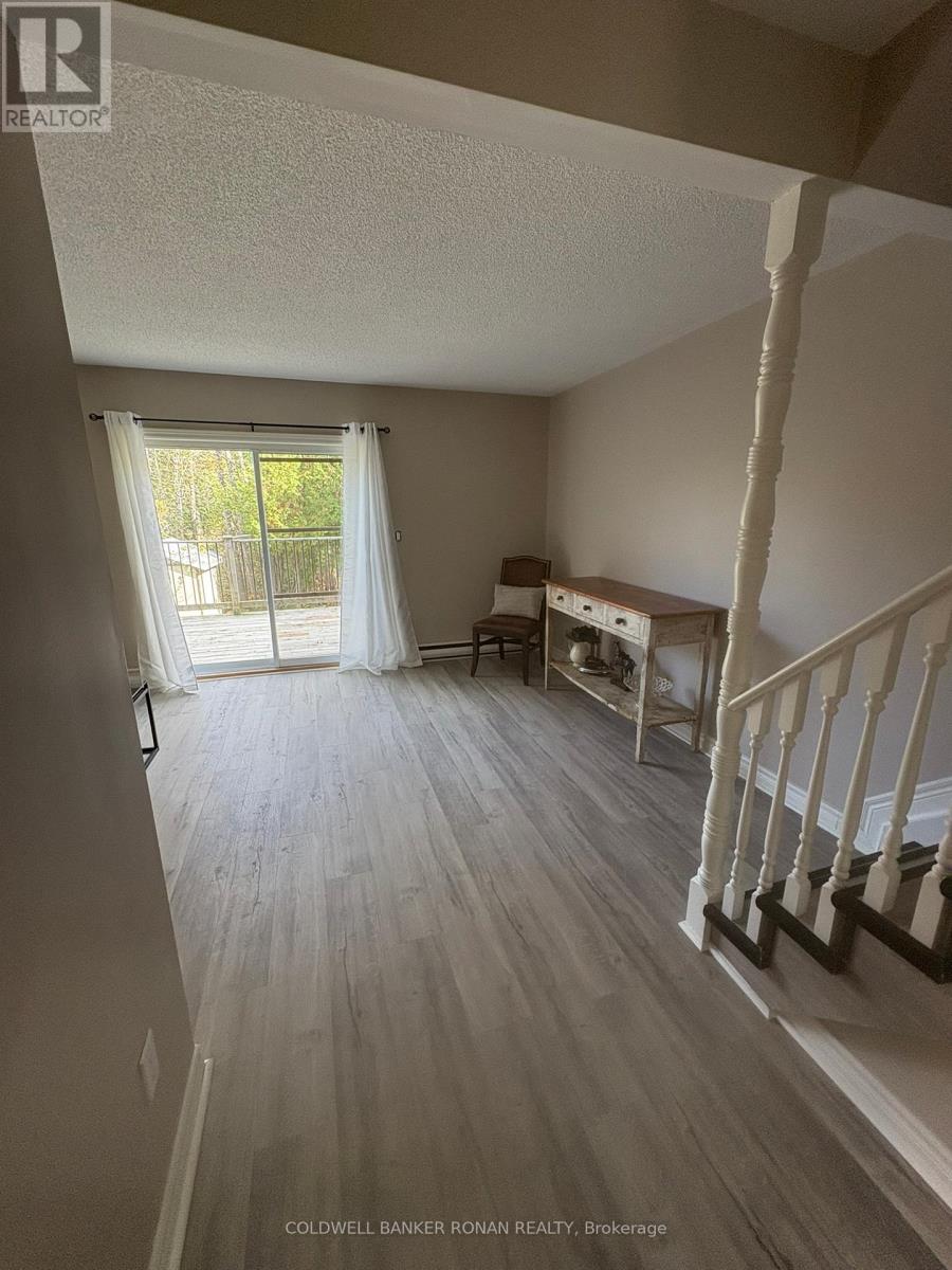 140 Fernwood Drive, Gravenhurst, Ontario  P1P 1P4 - Photo 12 - X12483975
